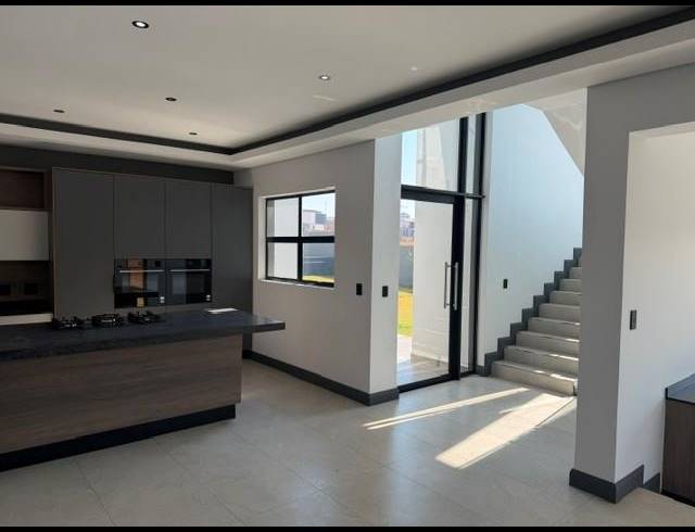 4 BEDROOM HOUSE FOR SALE IN FOUNTAINBROOK ESTATE